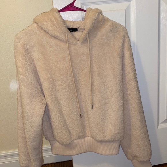 Sherpa Nude Pullover size Medium - Picture 1 of 1